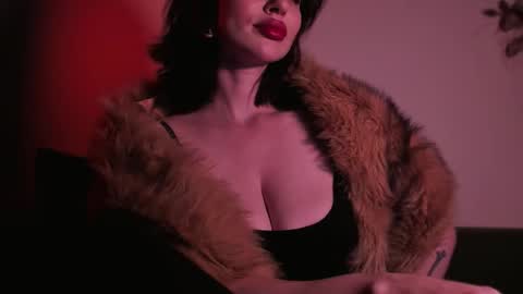   online show from 11/10/25, 08:08