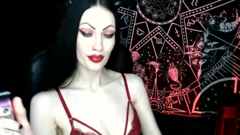 MissMoonDoll online show from 10/23/25, 04:01