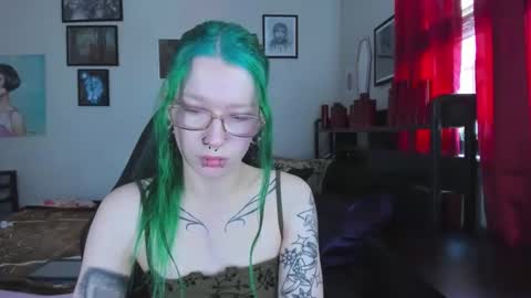 Snapshot of missnikkivill chatting on 05/29/26, 05:11 Mistress Nikki Vill online show from 05/29/26, 05:11