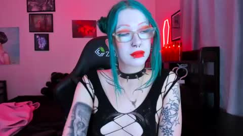 Snapshot of missnikkivill chatting on 08/05/26, 03:31 Mistress Nikki Vill online show from 08/05/26, 03:31