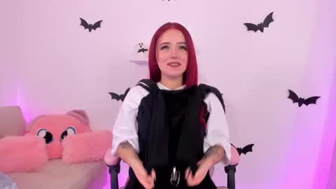 Snapshot of misspaulina__ chatting on 10/15/25, 10:43 Pau Giraldo online show from 10/15/25, 10:43