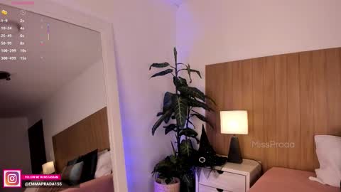 Snapshot of missprada chatting on 10/27/25, 11:47 Emma Prada online show from 10/27/25, 11:47