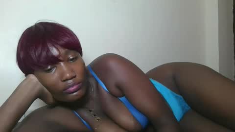 Snapshot of missprettygal chatting on 12/22/25, 02:25 pretty gal online show from 12/22/25, 02:25