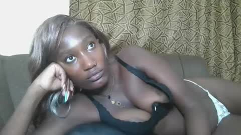 Snapshot of missprettygal chatting on 02/16/26, 07:21 pretty gal online show from 02/16/26, 07:21