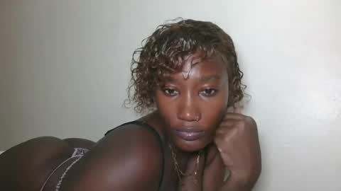 Snapshot of missprettygal chatting on 06/18/26, 05:17 pretty gal online show from 06/18/26, 05:17