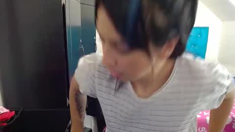 Snapshot of misspurple4 chatting on 01/04/25, 11:59 kassandra online show from 01/04/25, 11:59