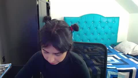 Snapshot of misspurple4 chatting on 01/25/25, 02:04 kassandra online show from 01/25/25, 02:04