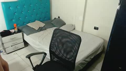 Snapshot of misspurple4 chatting on 09/23/25, 07:06 kassandra online show from 09/23/25, 07:06