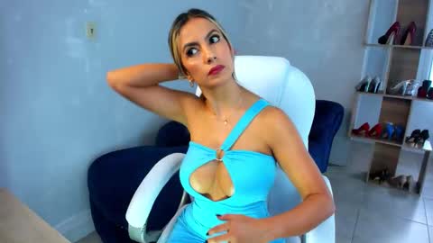 Snapshot of missrhodes1 chatting on 11/08/25, 04:51 Miss Rhodes online show from 11/08/25, 04:51