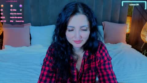 missrossi online show from 10/31/25, 07:37