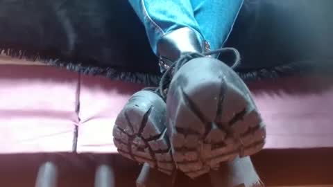 Snapshot of misssam28 chatting on 03/04/25, 02:42 TELL ME MISS online show from 03/04/25, 02:42