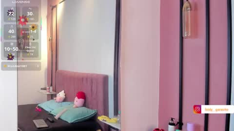 victoria  online show from 04/18/26, 09:26