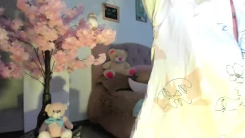 ... Independent model online show from 06/03/26, 12:13