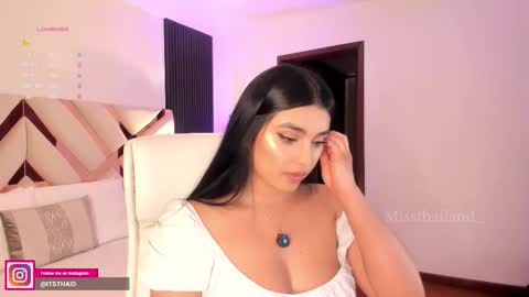 Fernanda Davila online show from 11/24/25, 10:53