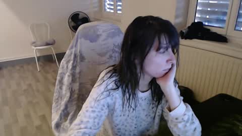 Snapshot of missthon chatting on 01/01/25, 04:07 missthon online show from 01/01/25, 04:07