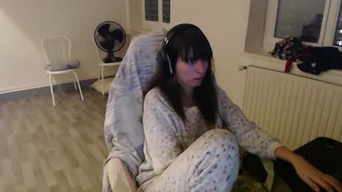 Snapshot of missthon chatting on 01/03/25, 12:22 missthon online show from 01/03/25, 12:22