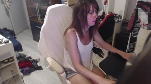 Snapshot of missthon chatting on 04/08/26, 10:48 missthon online show from 04/08/26, 10:48