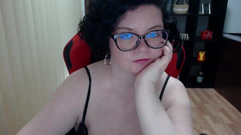 Snapshot of misstruble chatting on 02/10/25, 01:22 MissTruble online show from 02/10/25, 01:22