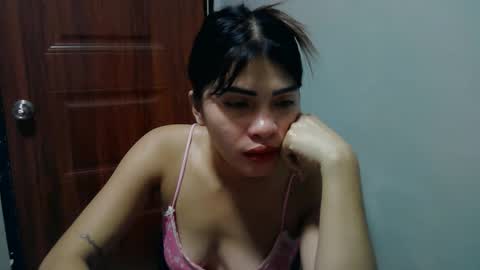 Snapshot of missunknownxoxo chatting on 05/12/26, 01:36 sofia online show from 05/12/26, 01:36