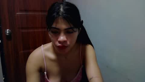 Snapshot of missunknownxoxo chatting on 07/08/26, 01:32 sofia online show from 07/08/26, 01:32