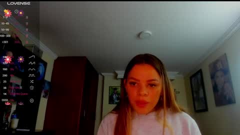 Snapshot of missvalery1 chatting on 06/09/26, 11:38 missvalery1 online show from 06/09/26, 11:38