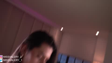 Snapshot of missvalery_1 chatting on 02/08/25, 01:22 OF online show from 02/08/25, 01:22