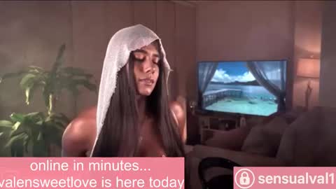 Snapshot of missvalery_1 chatting on 10/01/25, 09:43 OF online show from 10/01/25, 09:43