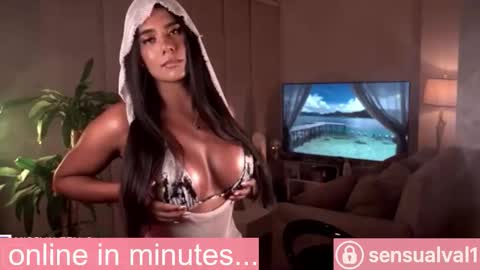 Snapshot of missvalery_1 chatting on 10/10/25, 06:51 OF online show from 10/10/25, 06:51