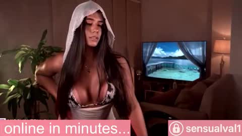 Snapshot of missvalery_1 chatting on 10/21/25, 08:09 OF online show from 10/21/25, 08:09