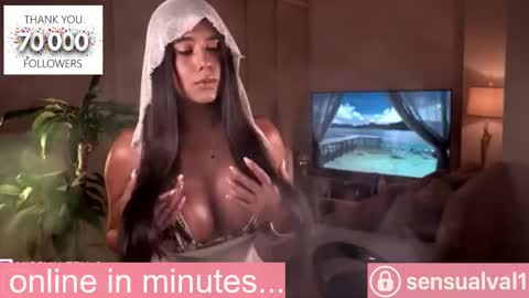 Snapshot of missvalery_1 chatting on 10/26/25, 10:47 OF online show from 10/26/25, 10:47