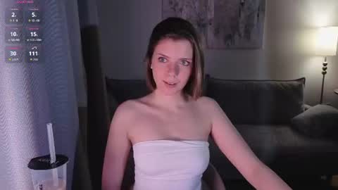 Snapshot of missvikiki chatting on 08/04/26, 07:16 Polly online show from 08/04/26, 07:16