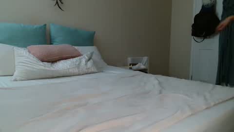 Snapshot of missxmonique chatting on 02/26/25, 08:54 Monique online show from 02/26/25, 08:54