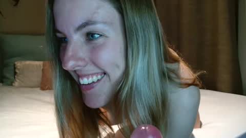 Snapshot of missxmonique chatting on 10/21/25, 11:05 Monique online show from 10/21/25, 11:05