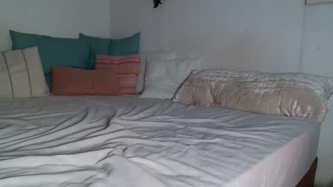 Monique  online show from 06/01/26, 04:58