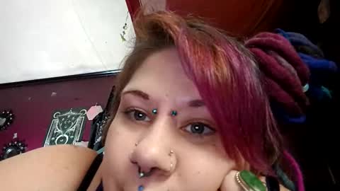 Snapshot of missxmoth444 chatting on 11/11/25, 10:21 missxmoth444 online show from 11/11/25, 10:21