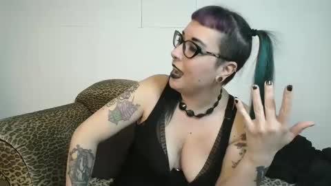 Missy Dee online show from 02/05/25, 06:02