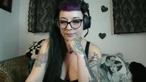 Snapshot of missy_dee chatting on 04/22/26, 06:49 Missy Dee online show from 04/22/26, 06:49