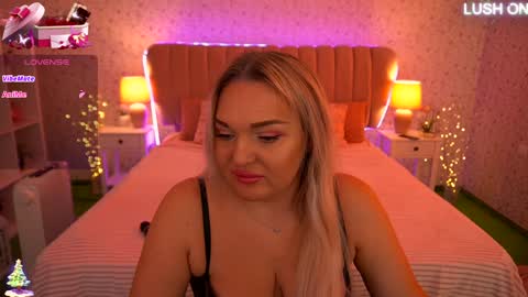 Snapshot of missyymartinezz chatting on 01/23/25, 07:54  Amely  online show from 01/23/25, 07:54