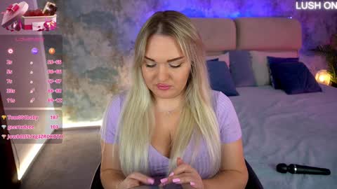 Snapshot of missyymartinezz chatting on 01/24/25, 11:37  Amely  online show from 01/24/25, 11:37