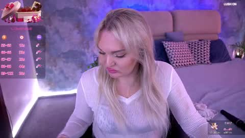 Snapshot of missyymartinezz chatting on 03/06/25, 07:36  Amely  online show from 03/06/25, 07:36