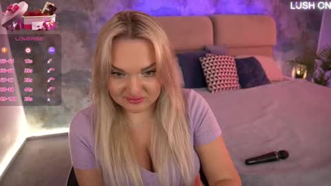 Snapshot of missyymartinezz chatting on 03/10/25, 08:26  Amely  online show from 03/10/25, 08:26
