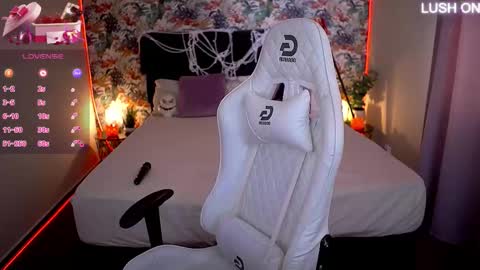 Snapshot of missyymartinezz chatting on 10/25/25, 07:16  Amely  online show from 10/25/25, 07:16