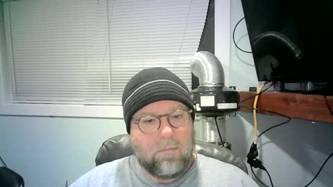 Snapshot of mister_happy567 chatting on 01/01/25, 03:45 Mr. Happy online show from 01/01/25, 03:45