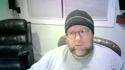 Snapshot of mister_happy567 chatting on 02/12/25, 02:56 Mr. Happy online show from 02/12/25, 02:56