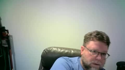 Snapshot of mister_happy567 chatting on 09/26/25, 05:33 Mr. Happy online show from 09/26/25, 05:33