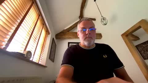 Snapshot of misterblivs chatting on 10/02/25, 12:45 Misterblivs online show from 10/02/25, 12:45