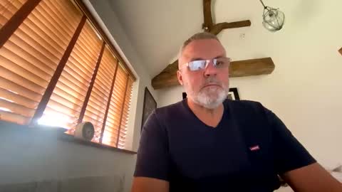 Misterblivs online show from 11/19/25, 01:33