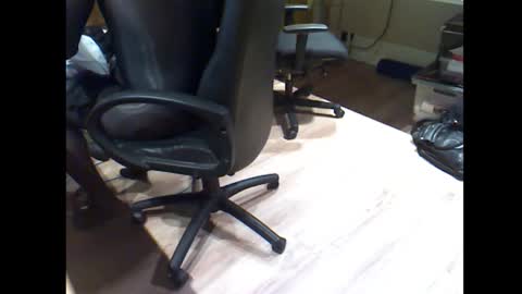 Snapshot of misterbobbyxx chatting on 02/18/26, 11:44 misterbobbyxx online show from 02/18/26, 11:44