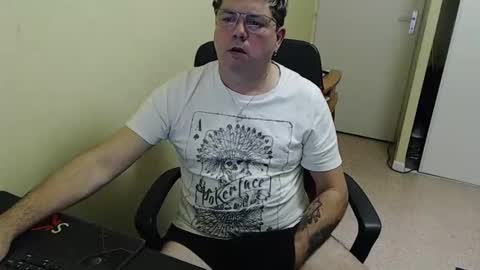 Snapshot of mistercoeur1 chatting on 12/09/24, 06:35 mistercoeur online show from 12/09/24, 06:35