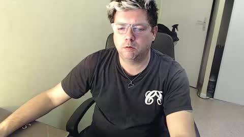 Snapshot of mistercoeur1 chatting on 01/02/25, 05:39 mistercoeur online show from 01/02/25, 05:39